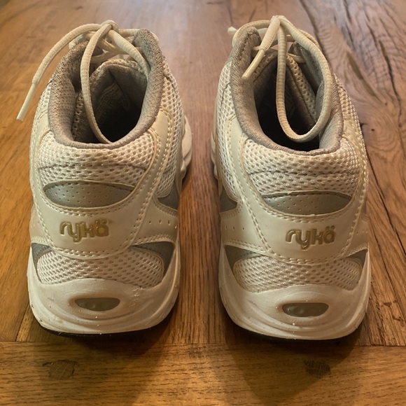 Ladies Ryka Studio Aerobic Shoes. Size 8. - Picture 4 of 7
